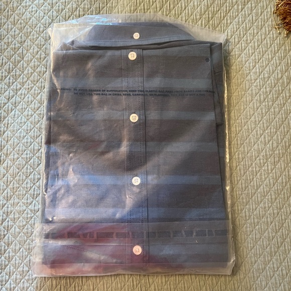 Chubbies - Men’s SS Slim Fit Button-Up Top - Pattern: the Downtowner - Size: M - Picture 16 of 16